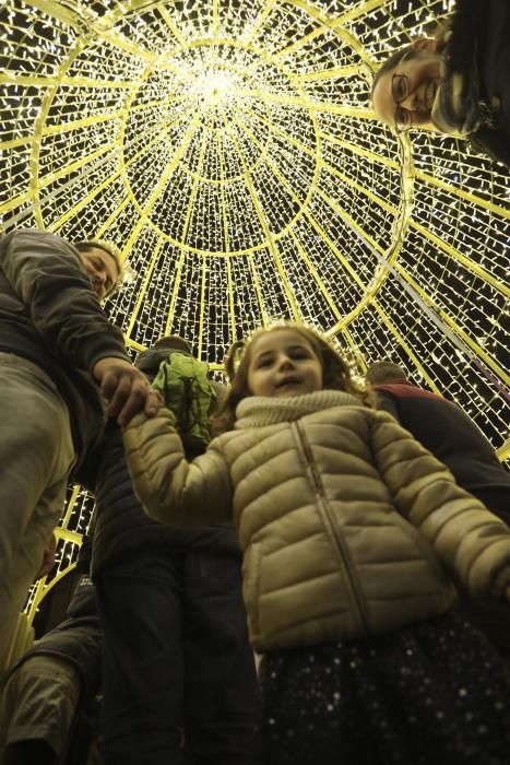 Avilés enciende sus luces de Navidad.