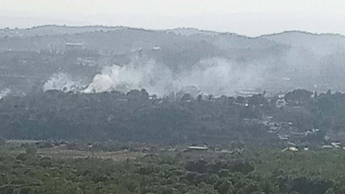 El huno vidible desde la torre de vigilancia de La Vallesa de Paterna.