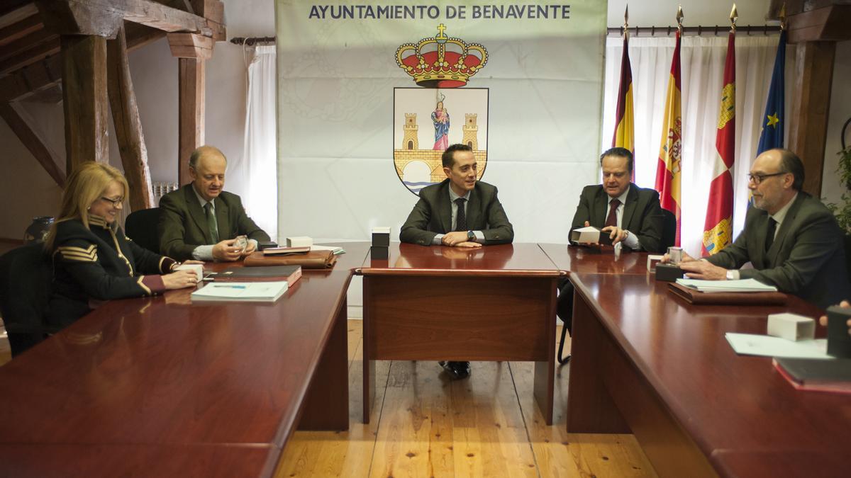 Imagen de archivo de la anterior directiva del Consejo Consultivo en una visita a Benavente.