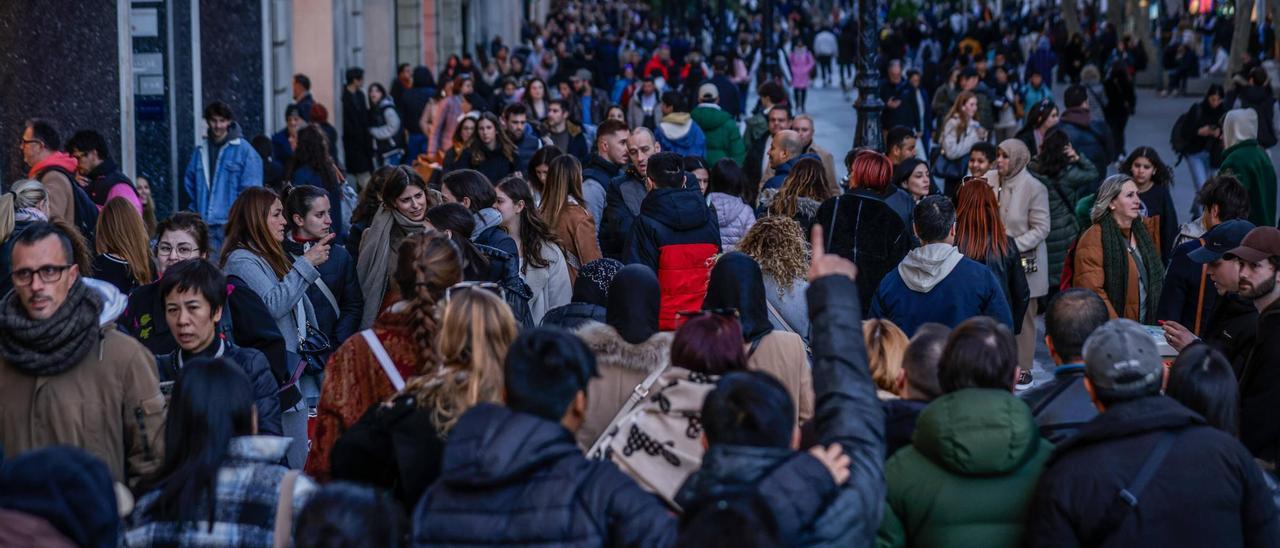 Menos de un tercio de los adultos jóvenes son locales en Barcelona