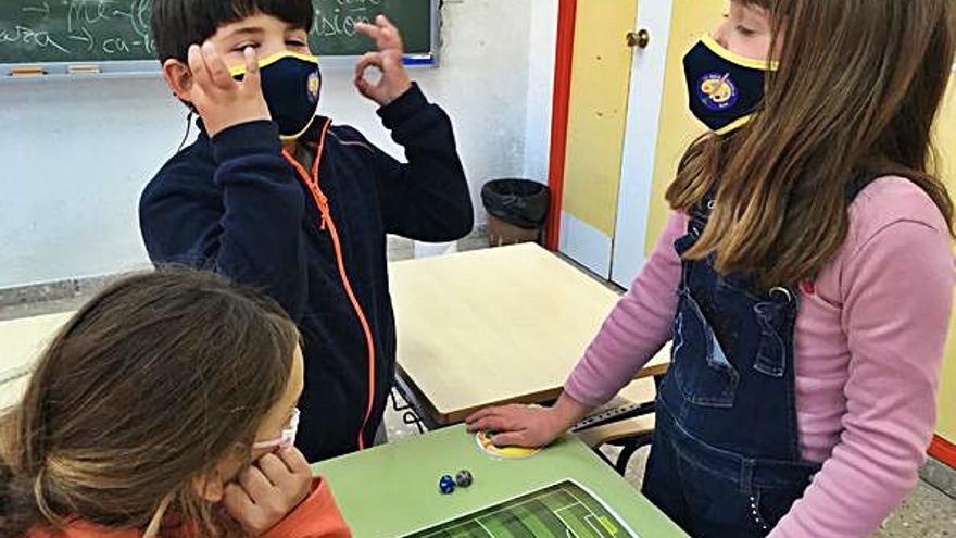 Liga de fútbol-tablas en el CEIP Pintor Sorolla de Elda