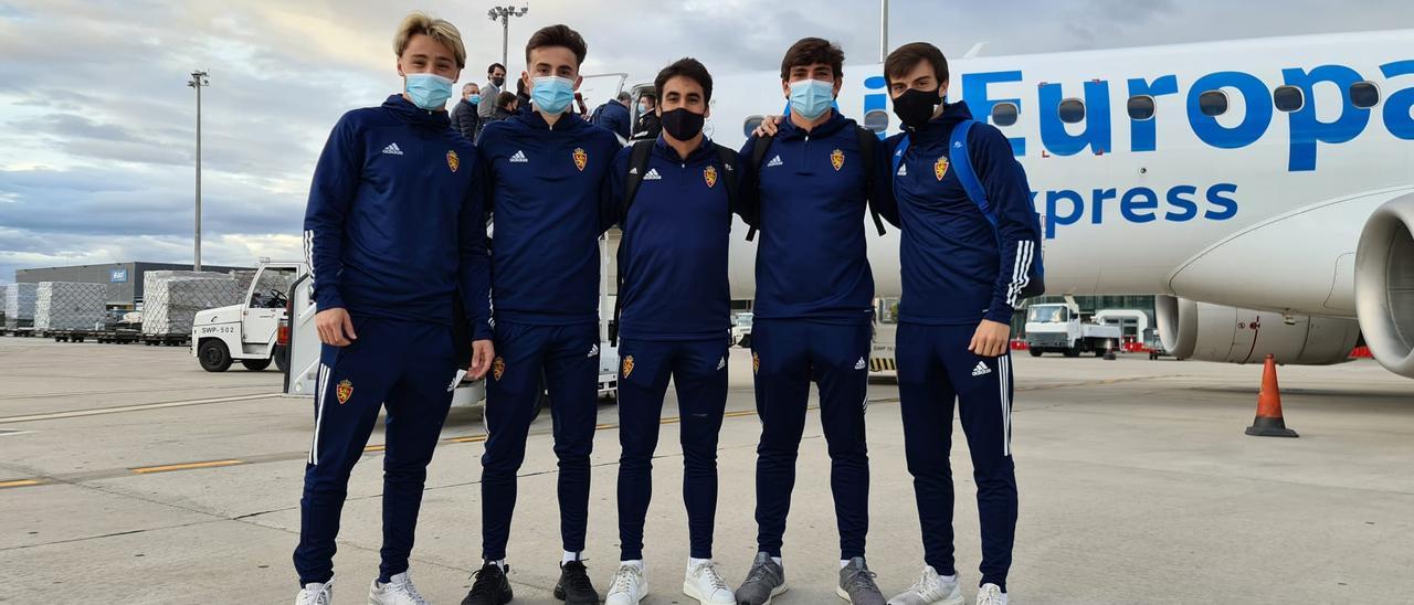 Juan Carlos Azón, Alejandro Francés, Jaime Sancho, Iván Azón y Francho Serrano, con el juvenil.