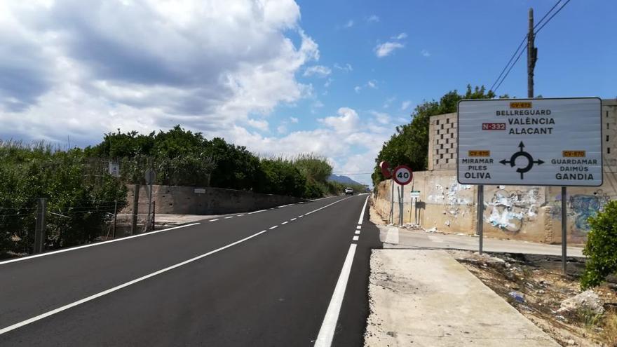 La Diputació reasfalta la carretera que une Bellreguard con la playa