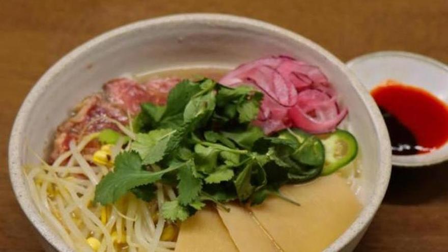 "Ahora entiendo por qué es famoso": el templo asiático en Santiago donde el miso y el cocido se encuentran