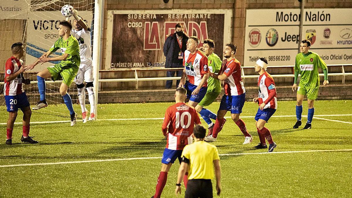 Una acción del Titánico-Anaitasuna de Copa. | Jorge Suárez