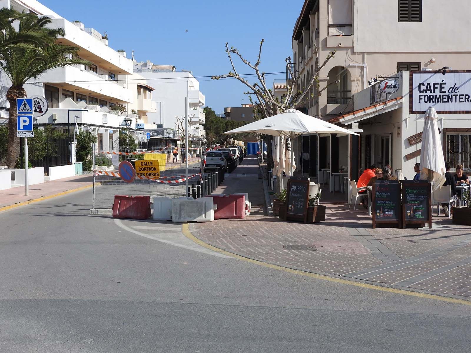 Semana Santa patas arriba en Formentera por el retraso en las obras en es Pujols