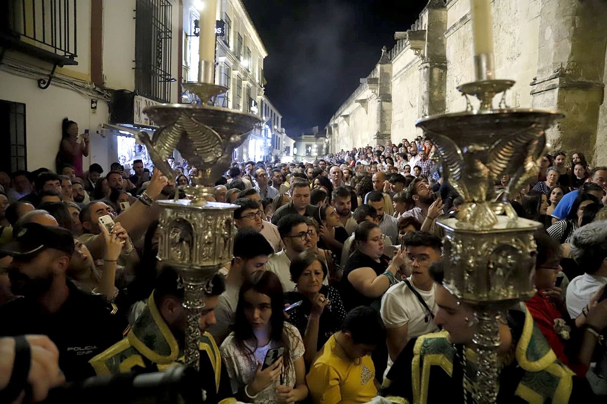 Triunfal regreso de la Paz y Esperanza a Capuchinos