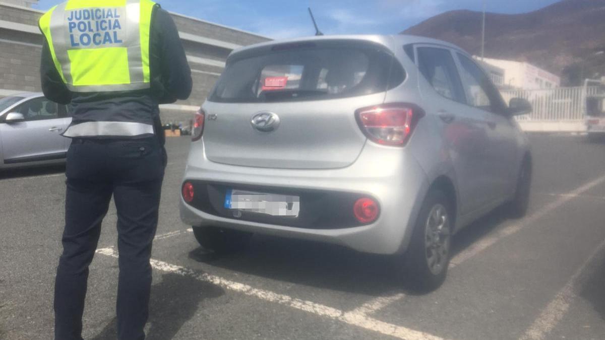 Imputado con tres delitos por apropiarse de un coche de alquiler durante nueve meses