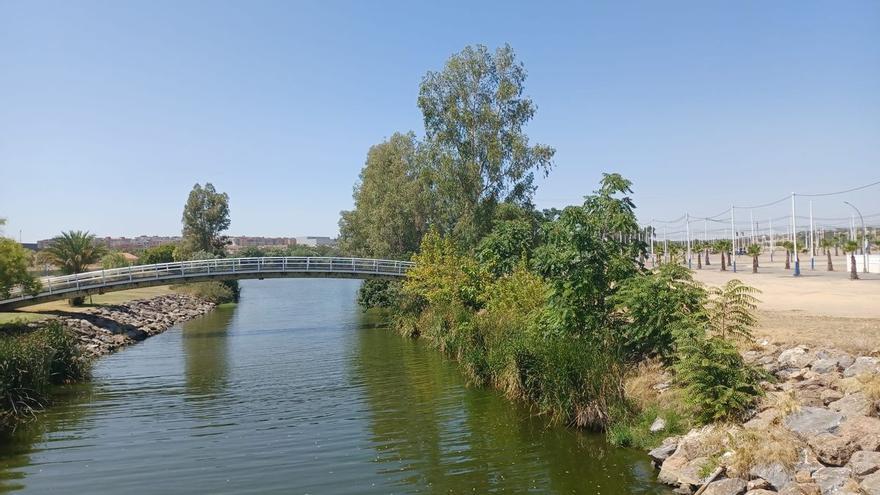 Hallan una bolsa con restos humanos en el río Guadiana a su paso por Mérida