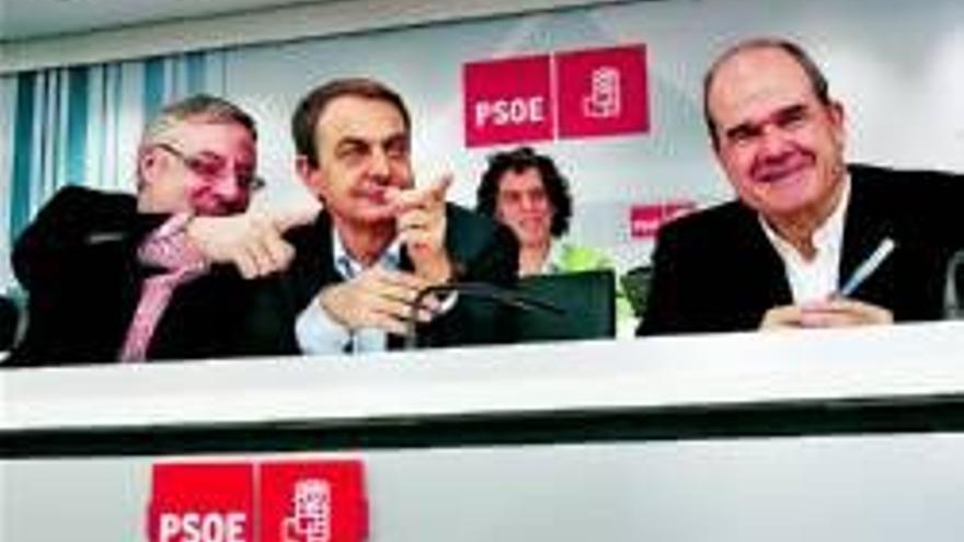 Zapatero asegura que tiene fuerza para gobernar &quot;con autonomía&quot;