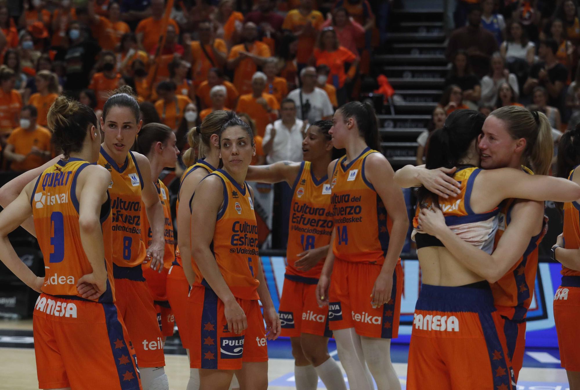 Adiós a la Liga entre aplausos para el Valencia Basket