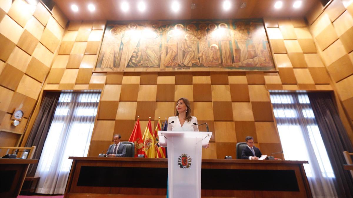 La alcaldesa Natalia Chueca, antes del debate del estado de la ciudad este martes en Zaragoza.