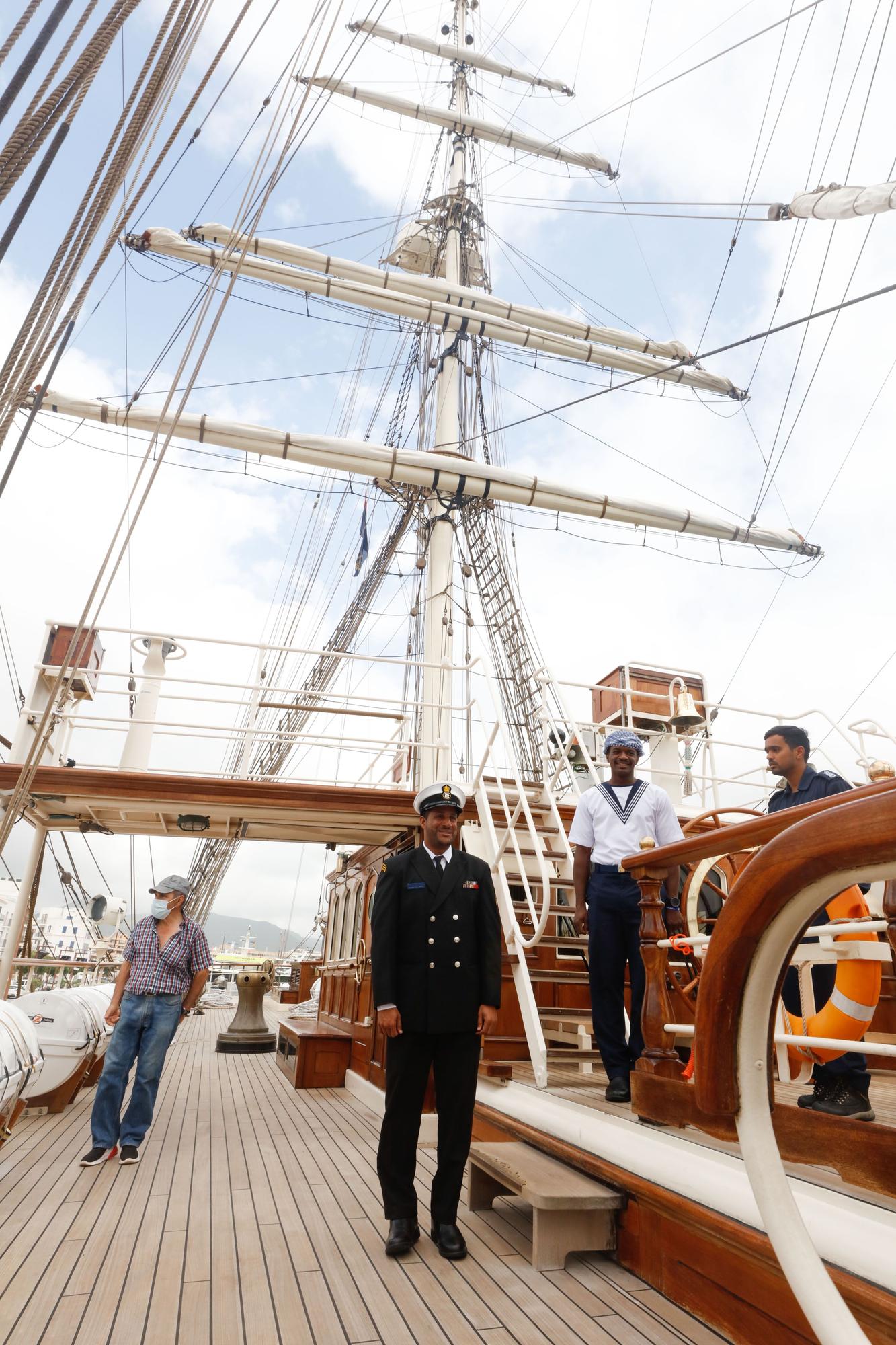 Jornada de puertas abiertas en el velero de Omán barco escuela 'Royal Shabab Omán 2'