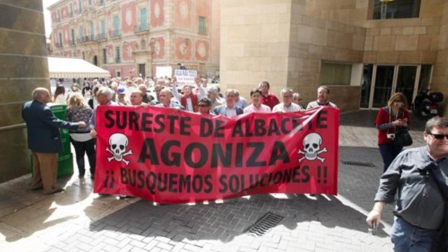 Protesta de regantes de Albacete en Murcia