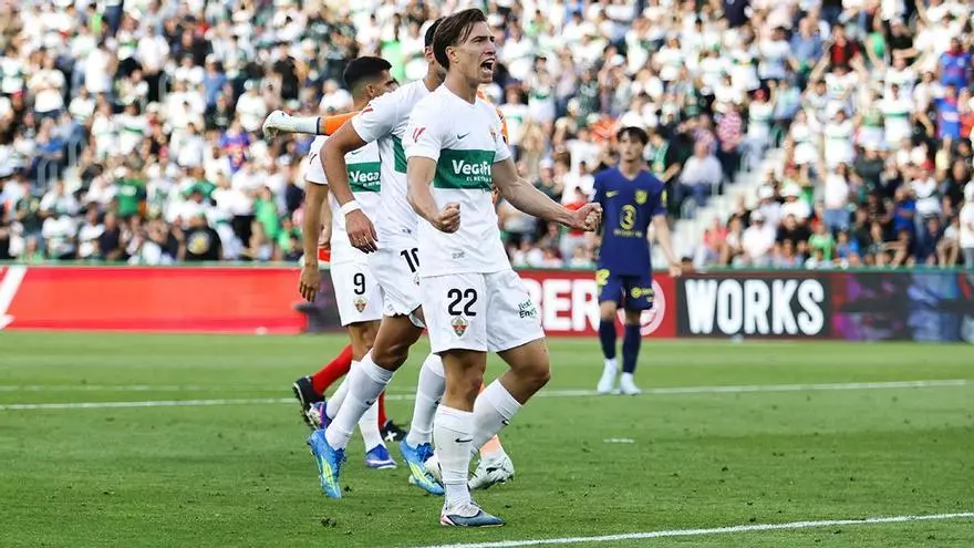 El Elche iguala con un gol de Affengruber a balón parado