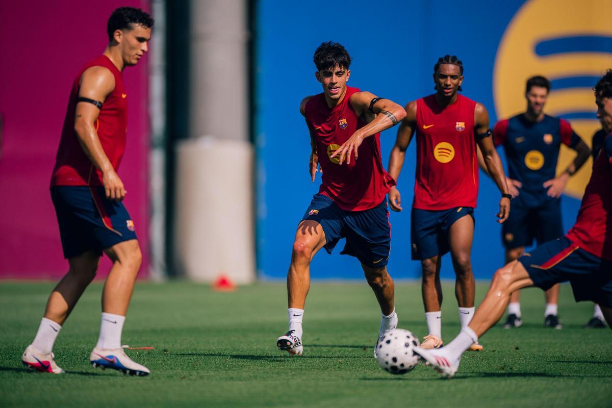 Las mejores imágenes del primer entrenamiento del FC Barcelona para preparar la temporada 2026/27