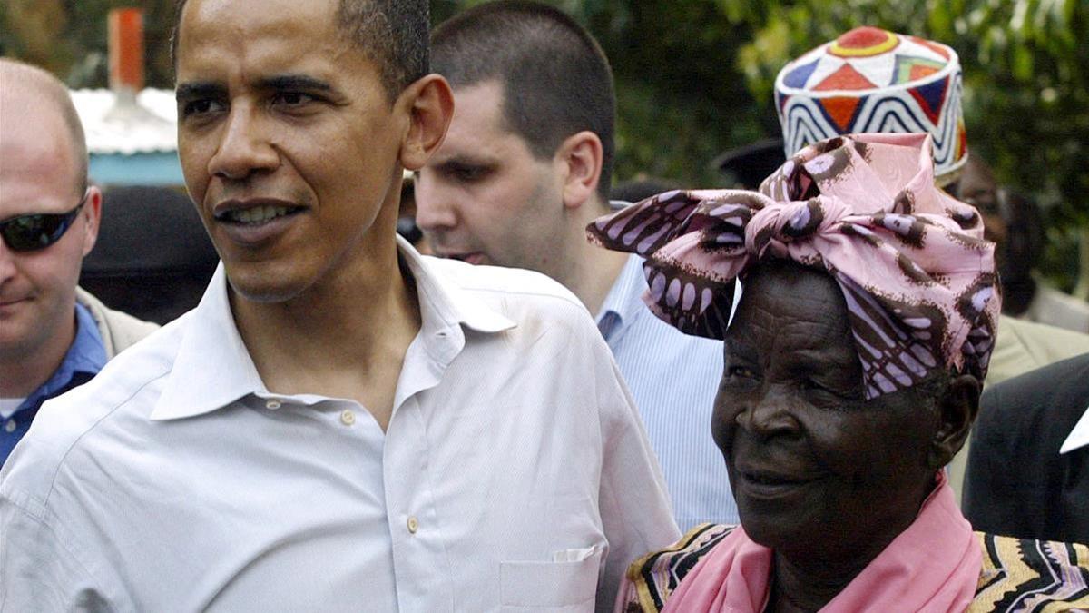 Barack Obama junto a su abuela Sarah