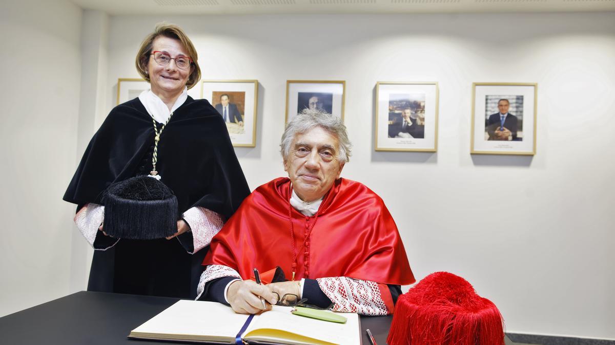 Zunarelli ha afirmado, recordando al fundador de la escuela napolitana de derecho de la navegación, Antonio Scialoia; que el derecho de la navegación puede calificarse como el pionero del ámbito jurídico.