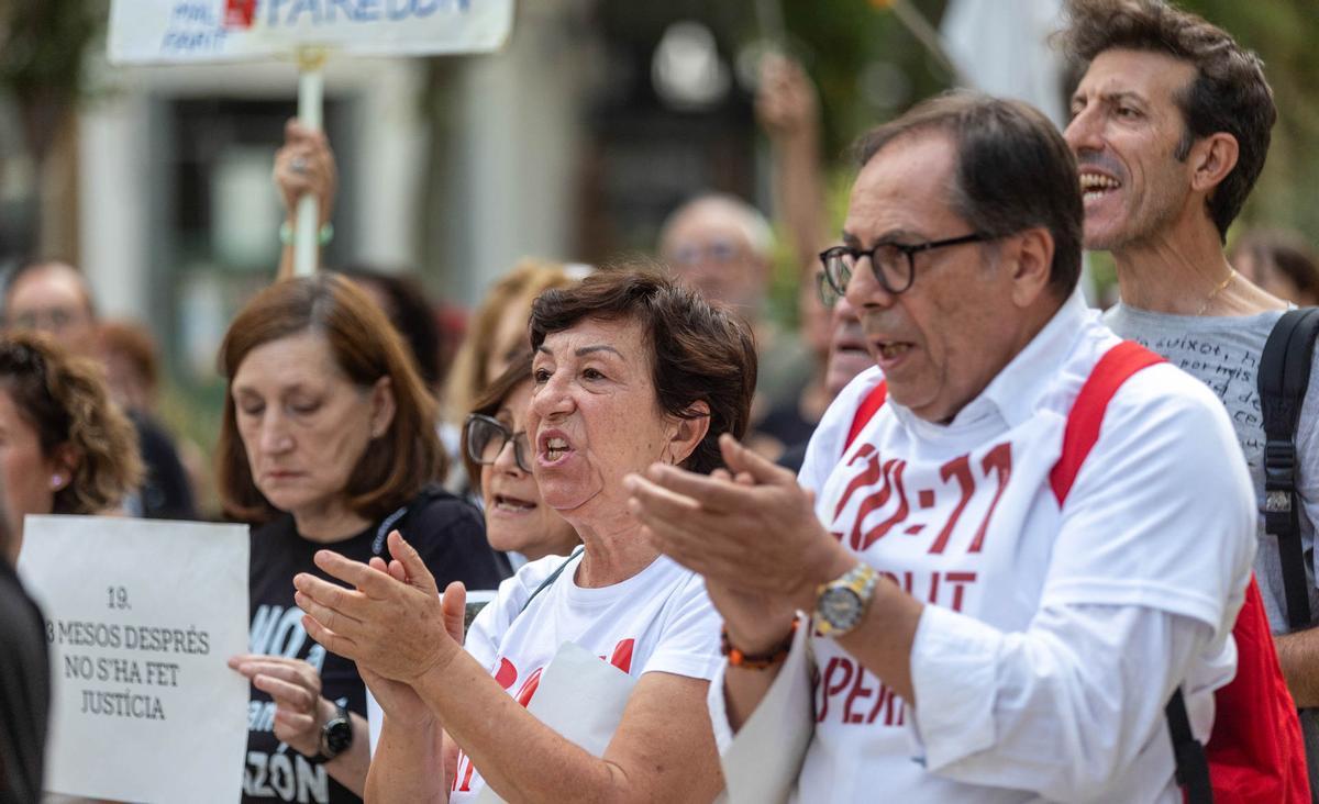 Las asociaciones de víctimas de la dana protestan en Alicante