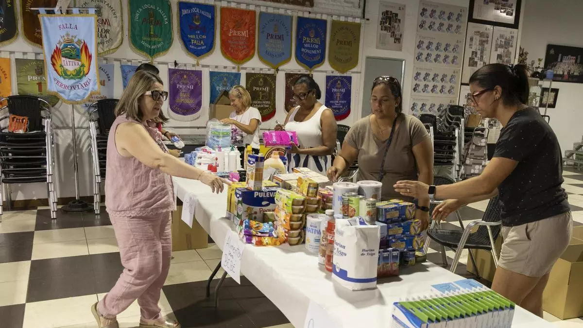 La falla Ferroviària de Xàtiva convierte su casal en un punto de ayuda humanitaria para Venezuela: "No podemos permanecer de brazos cruzados"