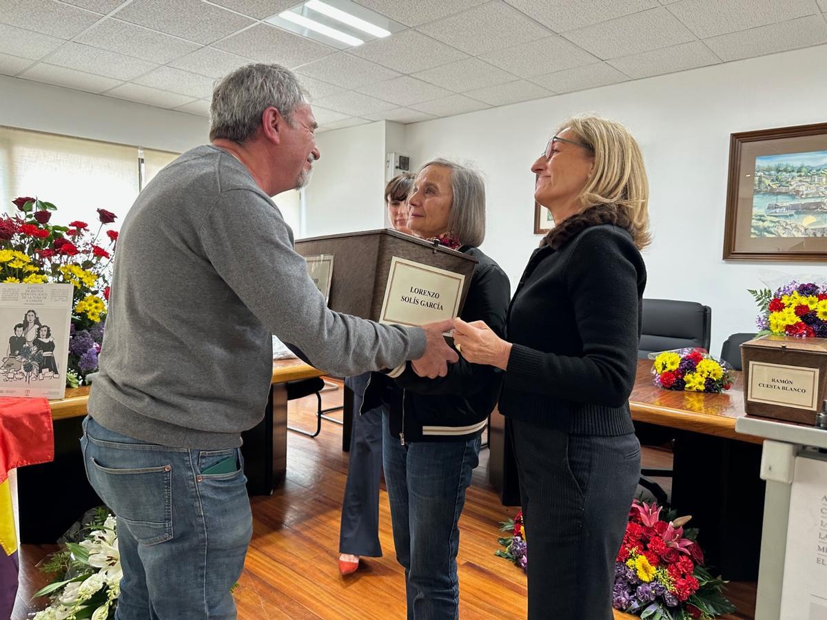 En imágenes: entrega solemne de los restos de las personas enterradas en una fosa común en La Caridad