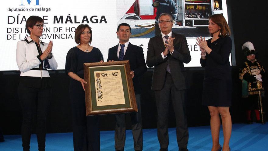 Entrega del reconocimiento.