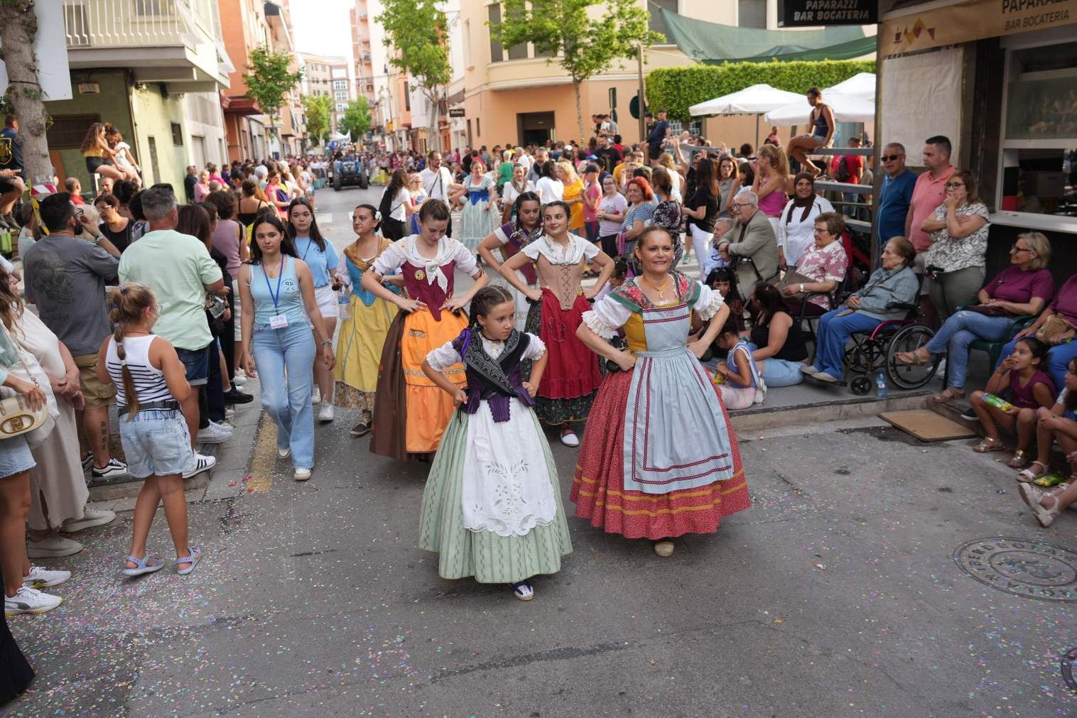 El Grau da inicio a las fiestas de Sant Pere con pólvora, bous y música