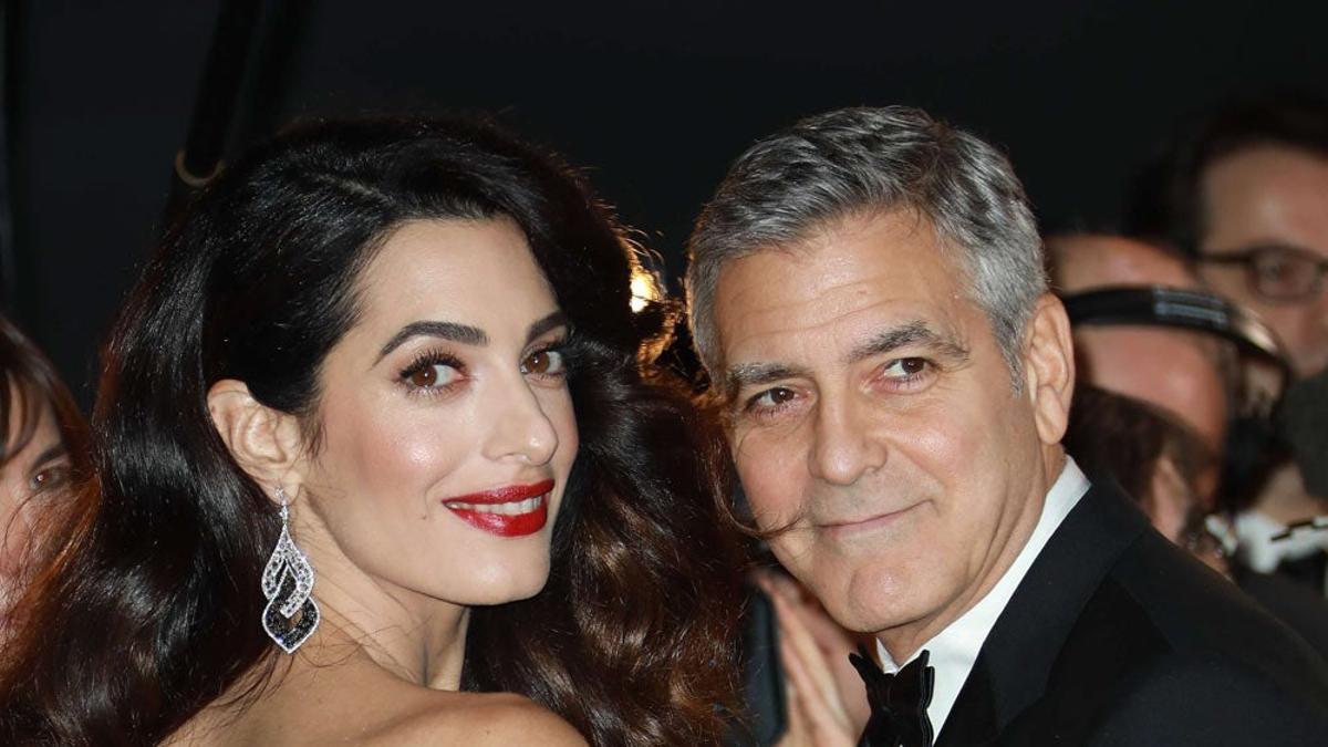 Papá y mamá Clooney regresan a la alfombra roja