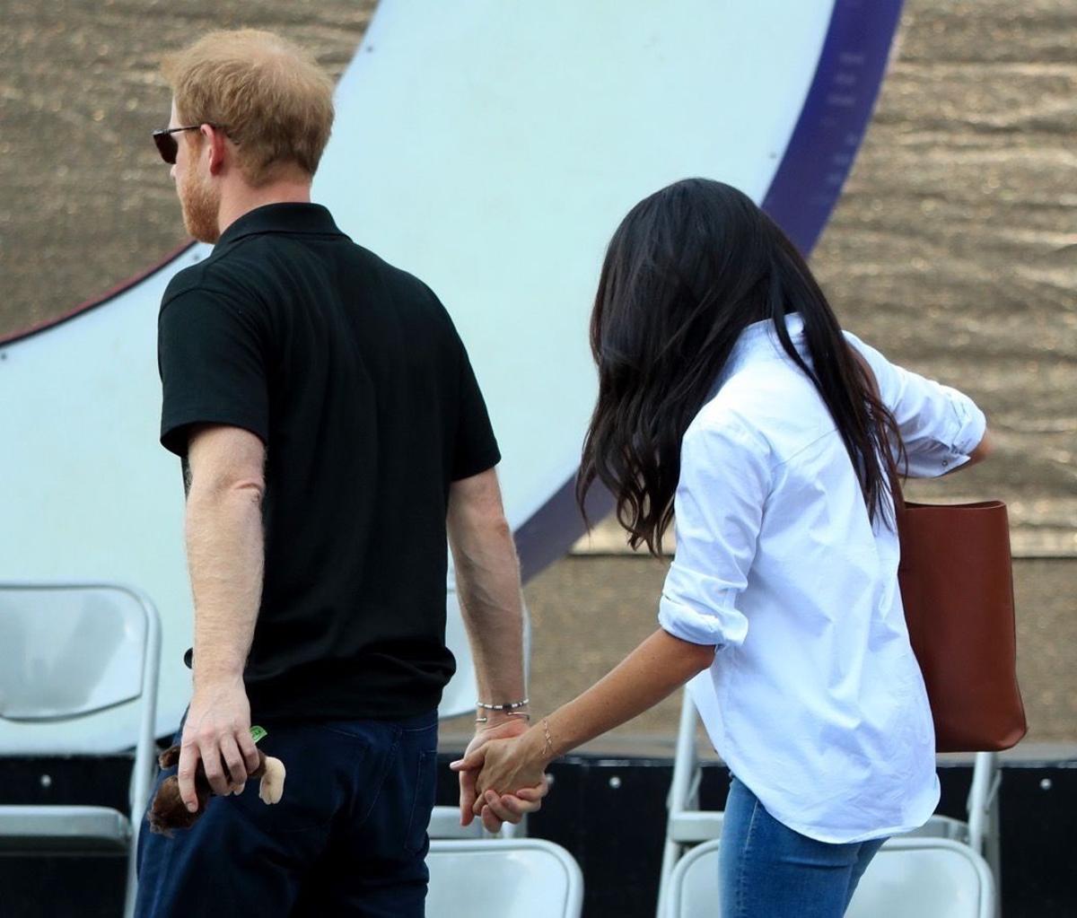 Primera aparición pública del príncipe Harry y su novia Meghan Markle