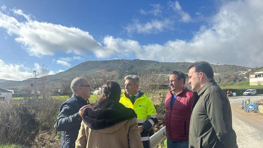 Priego registra más de 580 litros en quince días y sufre graves daños en carreteras por el temporal