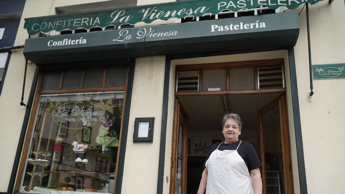 La última milhoja de Pura: la pastelería más querida de Pla y Cancela se despide entre lágrimas en A Coruña