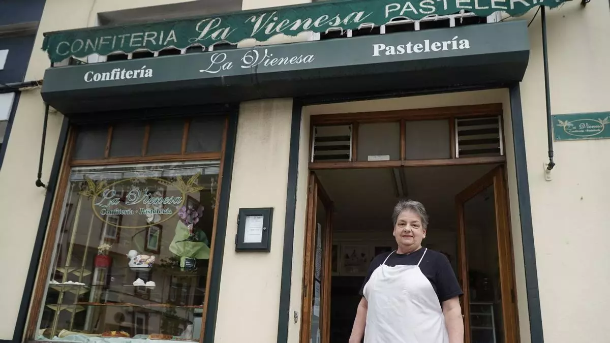 La última milhoja de Pura: la pastelería más querida de Pla y Cancela se despide entre lágrimas en A Coruña