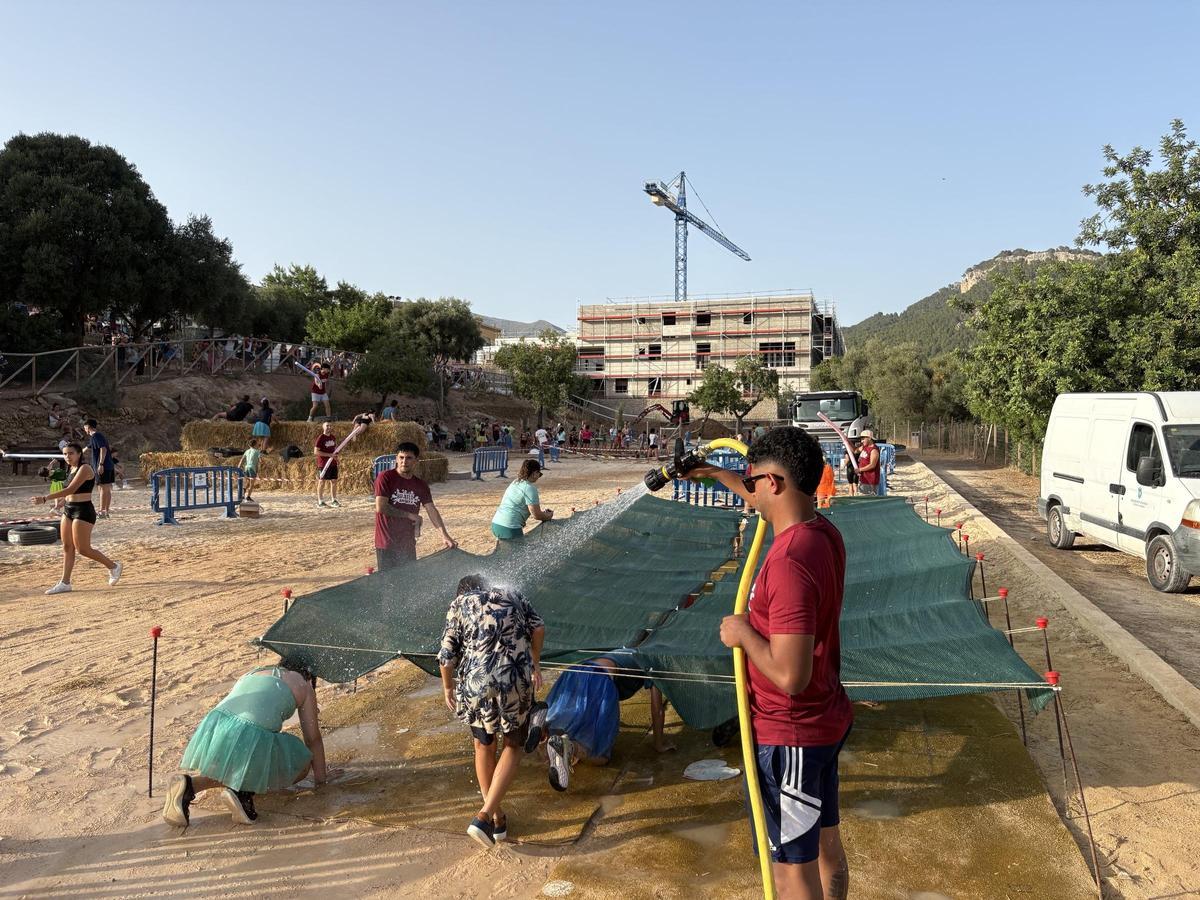 La Brutatló Kids reúne a 240 jóvenes en una tarde de deporte, barro y diversión en Andratx