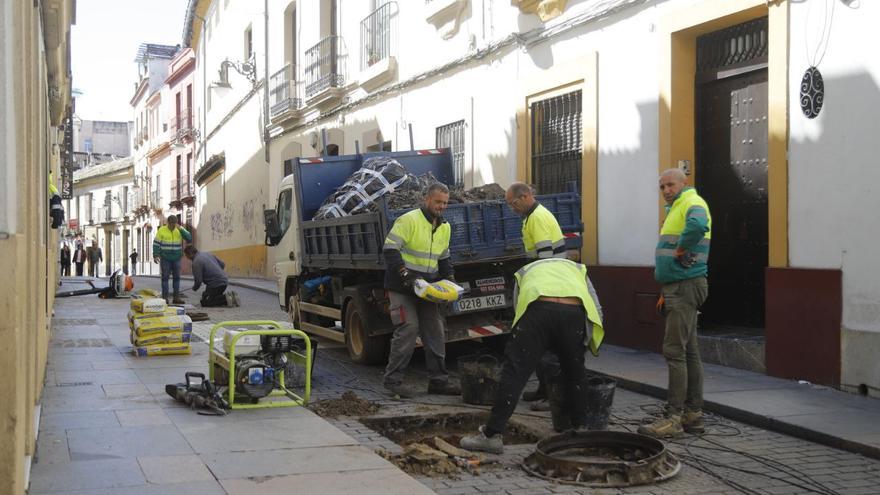 Hacemos Córdoba denuncia que el plan de asfaltado del alcalde &quot;deja fuera a más de 100.000 vecinos&quot;