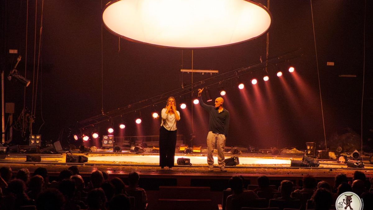 Un momento da representación de "Barbados en 2022", dentro da Mostra de Teatro de Cangas.