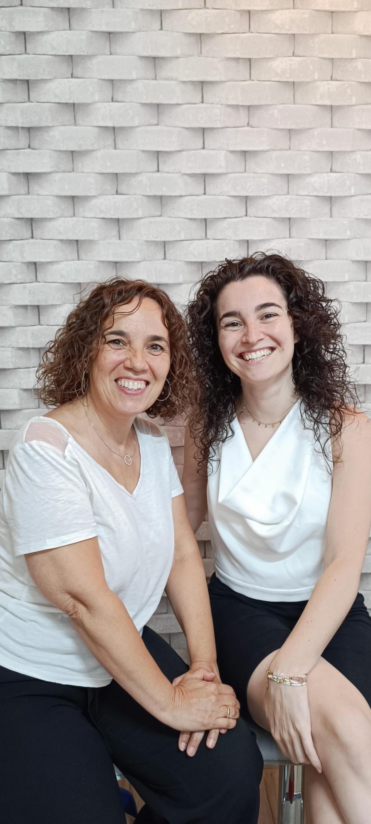Ester Serra i Mònica Morros, autores de la novel·la