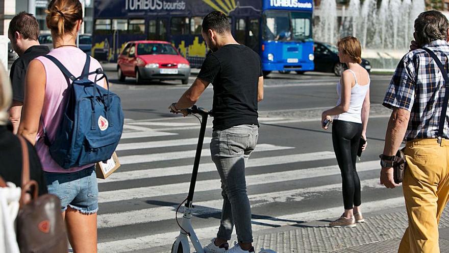 Las bajas laborales por accidentes con patinetes se duplican.