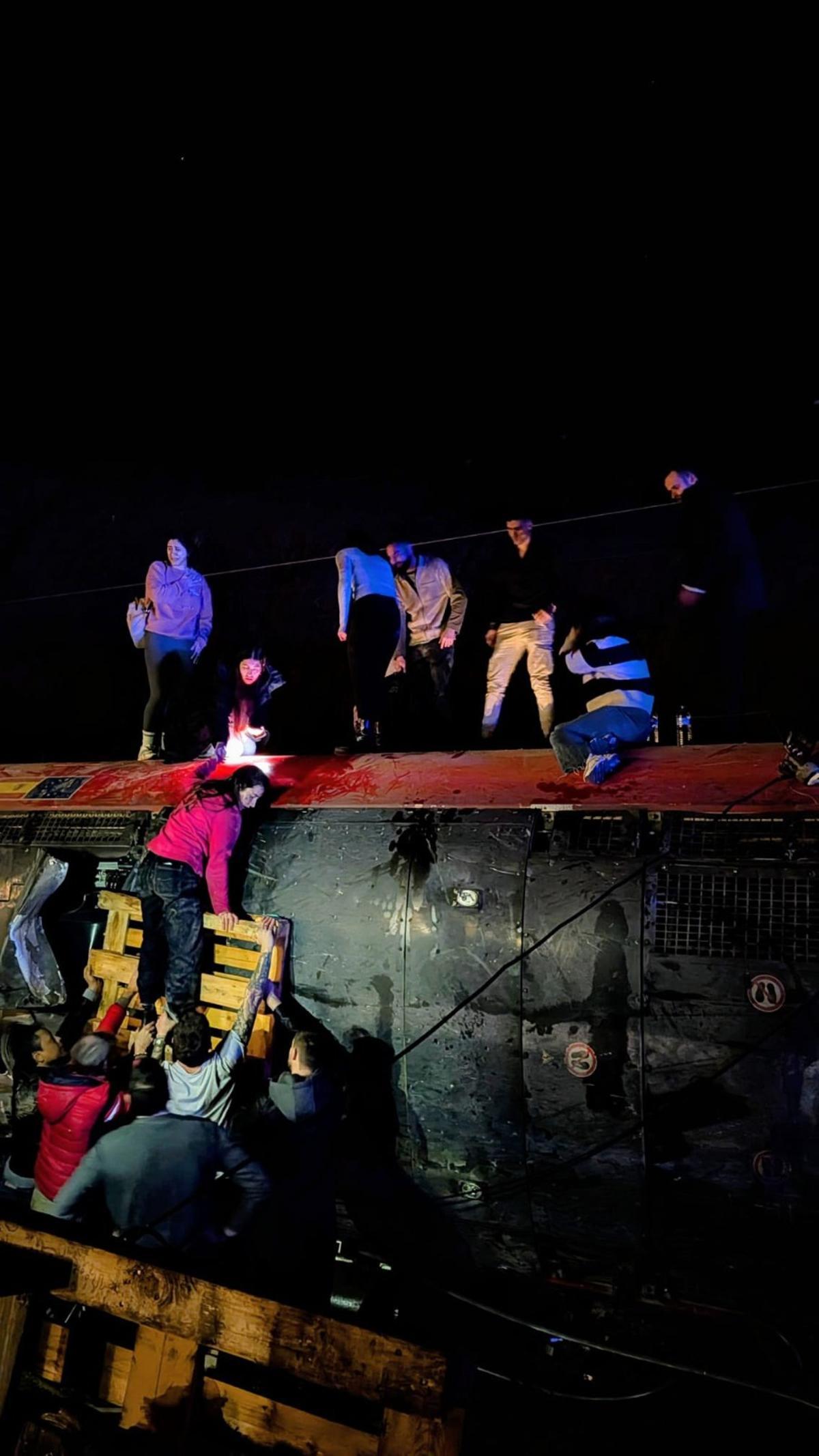 Dos trenes de alta velocidad descarrilan en Adamuz (Córdoba)