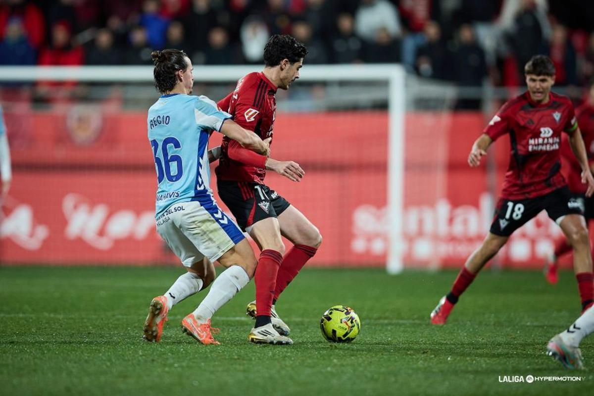 Fotos del CD Mirandés - Málaga CF de la jornada 24 de LaLiga Hypermotion