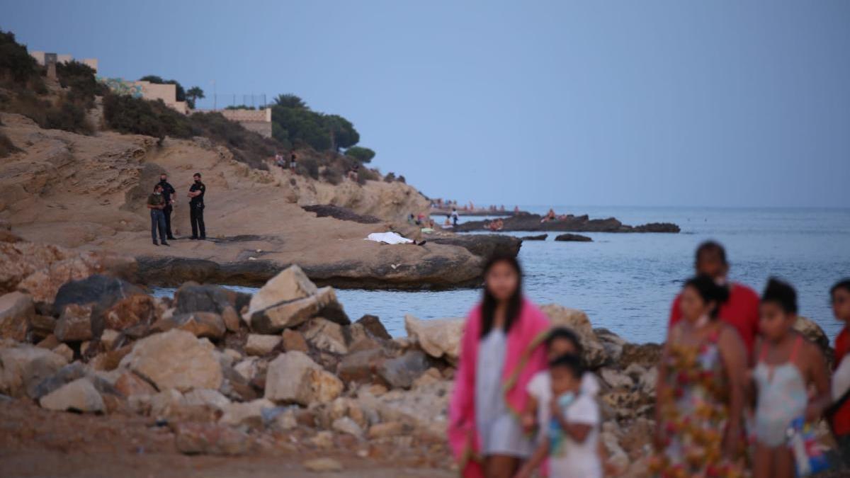 Muere una mujer de 35 años en una playa del Cabo de las Huertas