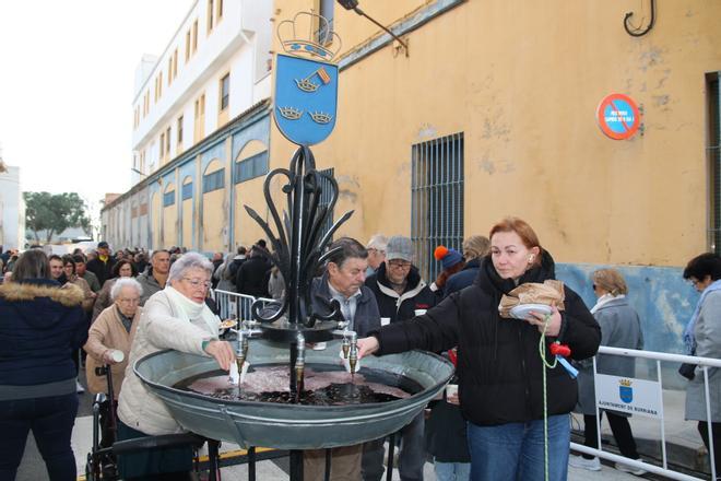 Galería de fotos de la Font del Vi por el día del patrón de Burriana, Sant Blai