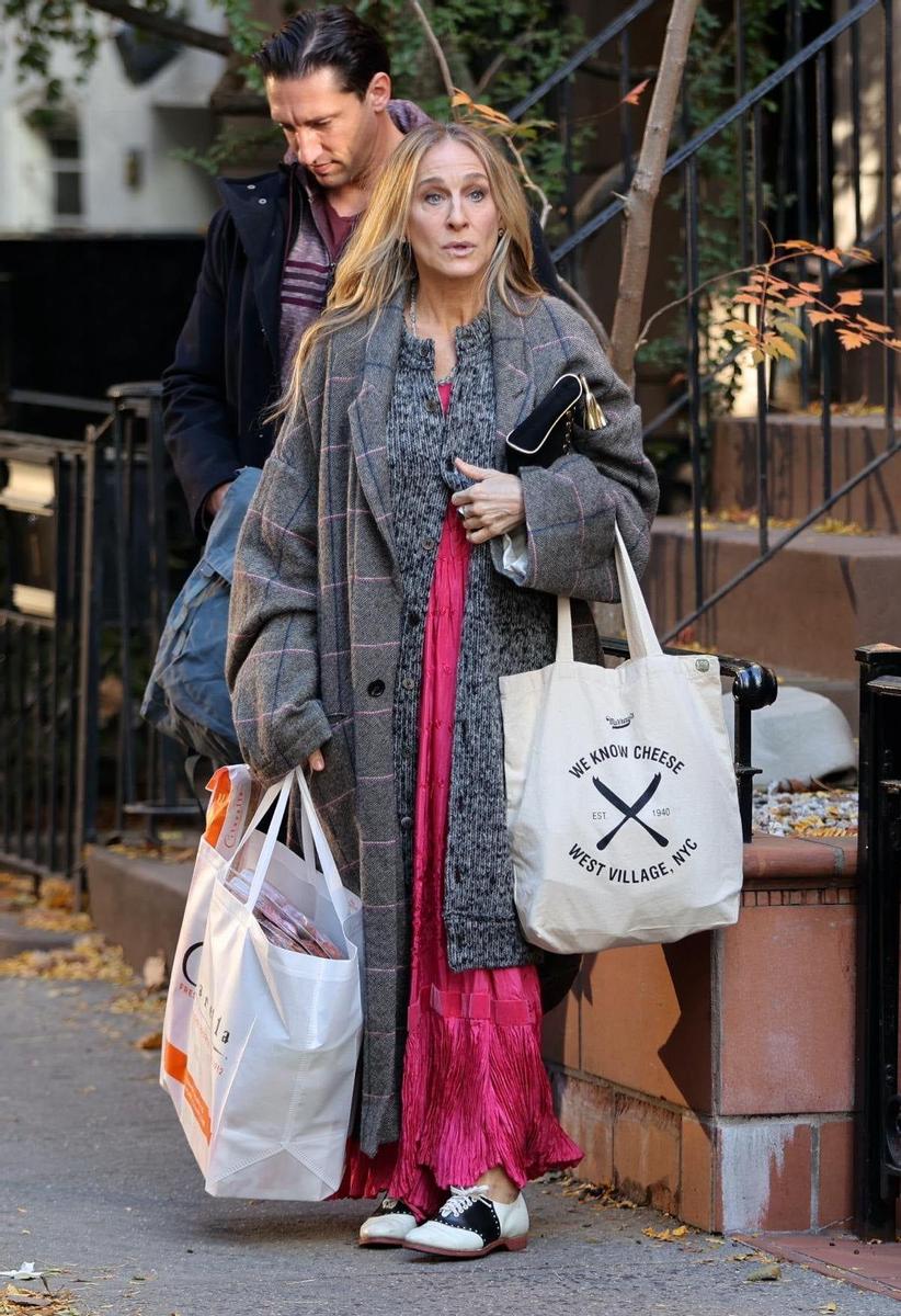 Ha sido ver a Sarah Jessica Parker y entrarnos ganas de tener unos zapatos bicolor