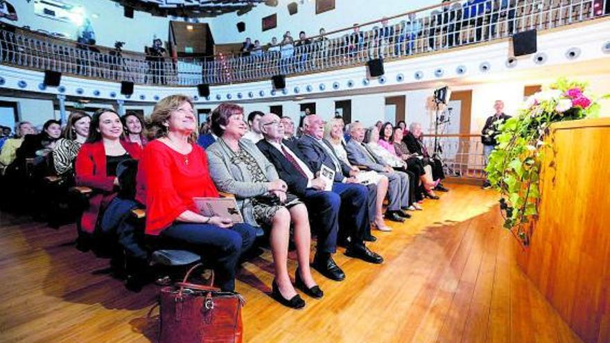 El teatro España acogió la entrega de la Medalla d’Or y los premis Xarc. | TONI ESCOBAR