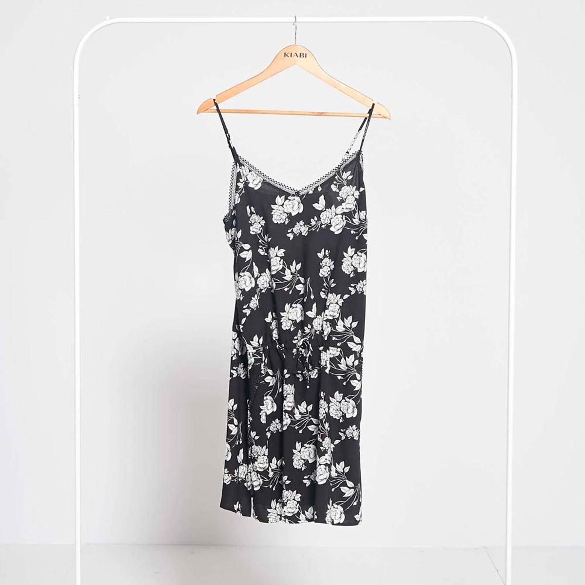 Vestido de flores de Kiabi. (Precio: 12 euros)