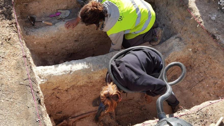 Prosiguen los trabajos en las excavaciones de la zona de catas del cementerio de Porreres.