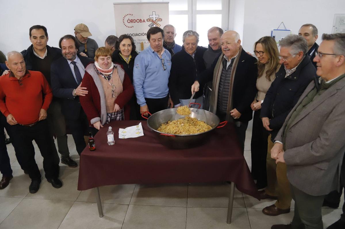 La tradicionales migas de la Cruz Blanca, en imágenes