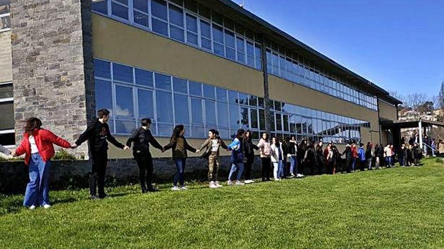 Protesta contra la supresión de Bachillerato en la Laboral, ayer.