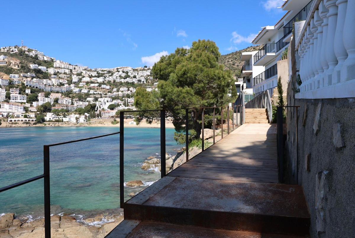 Un dels trams del camí de ronda que s'ha rehabilitat.