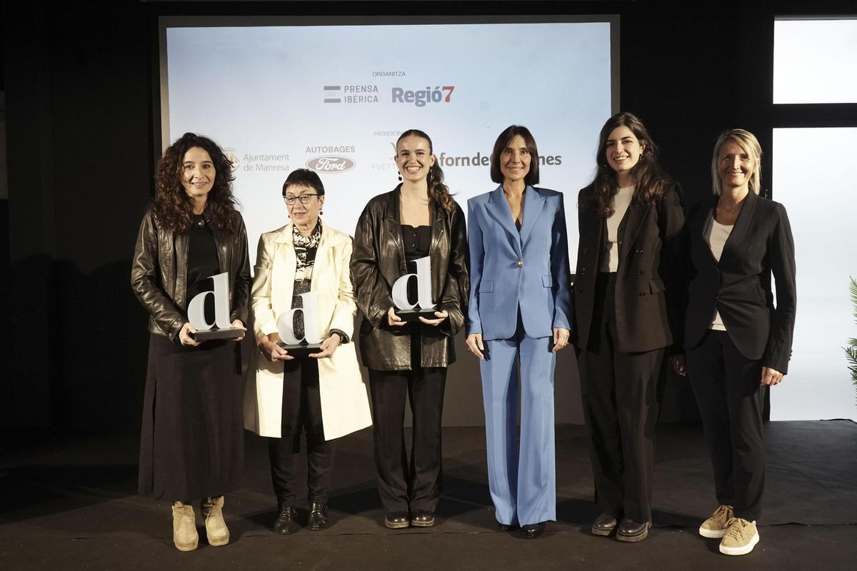 Premiades i ponents de la darrera dedició de l'esdeveniment «Amb D de Dona»