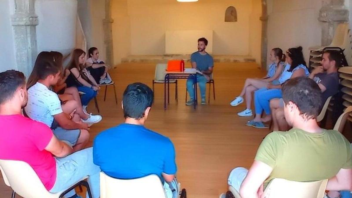 El encuentro con los jóvenes tuvo lugar en la Ermita del Socós.